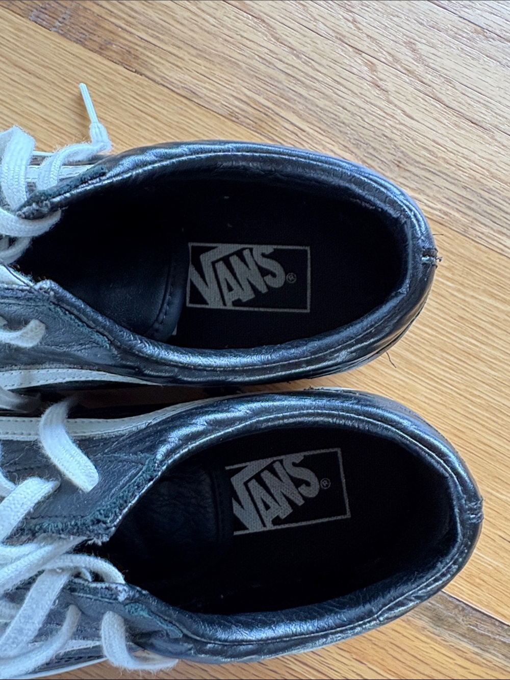 Vans Black and White Women's Low-Top Sneakers - Womens 7-1/2 (Mens 6) - Picture 3 of 6